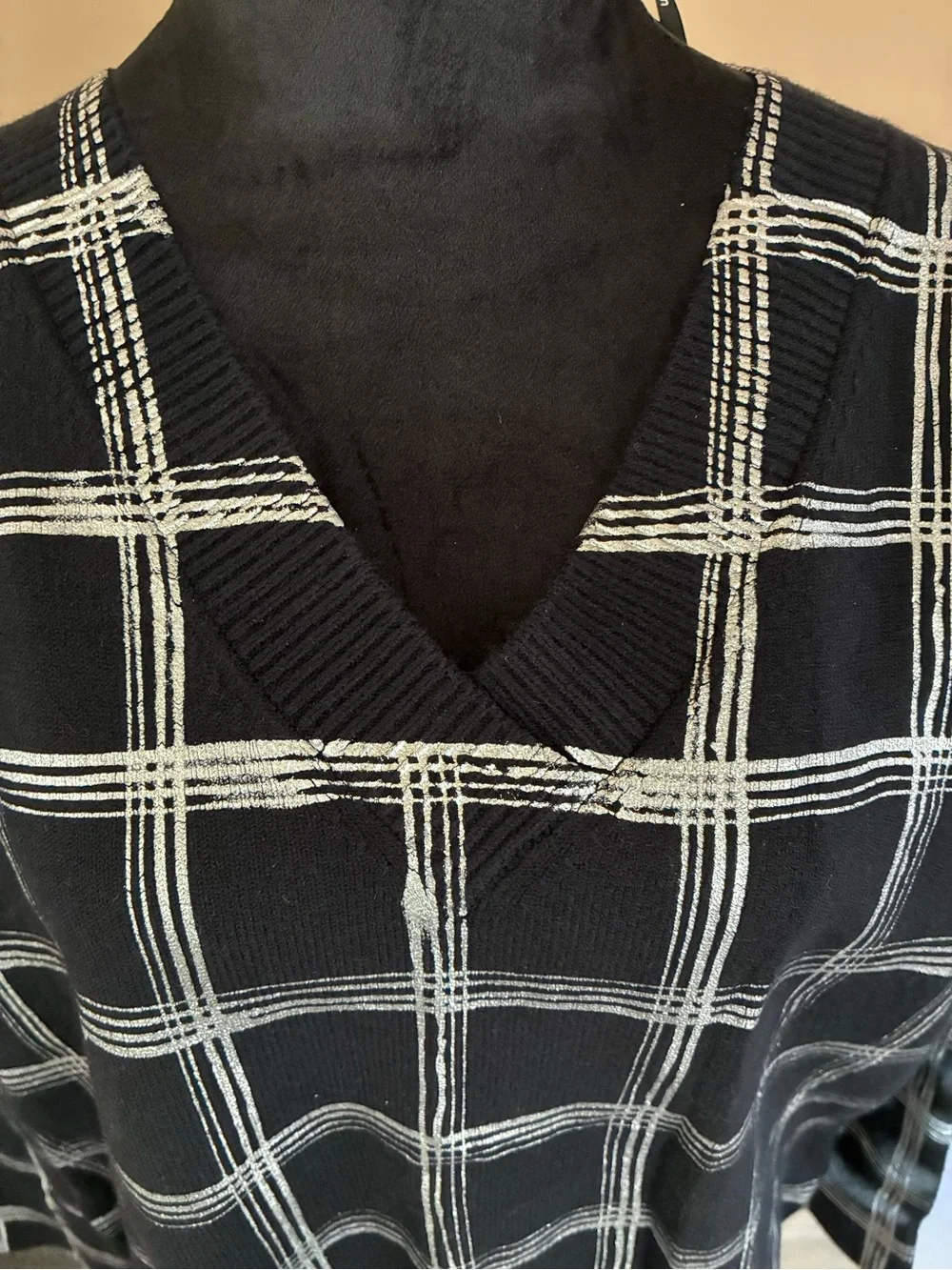 Sweater - Picture 3 of 6